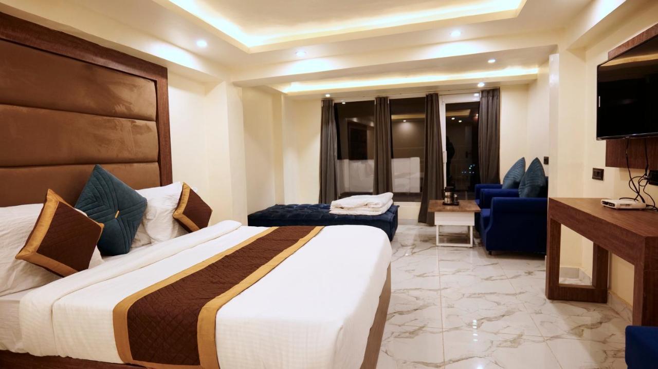Hotel Brite Star ムスーリー エクステリア 写真