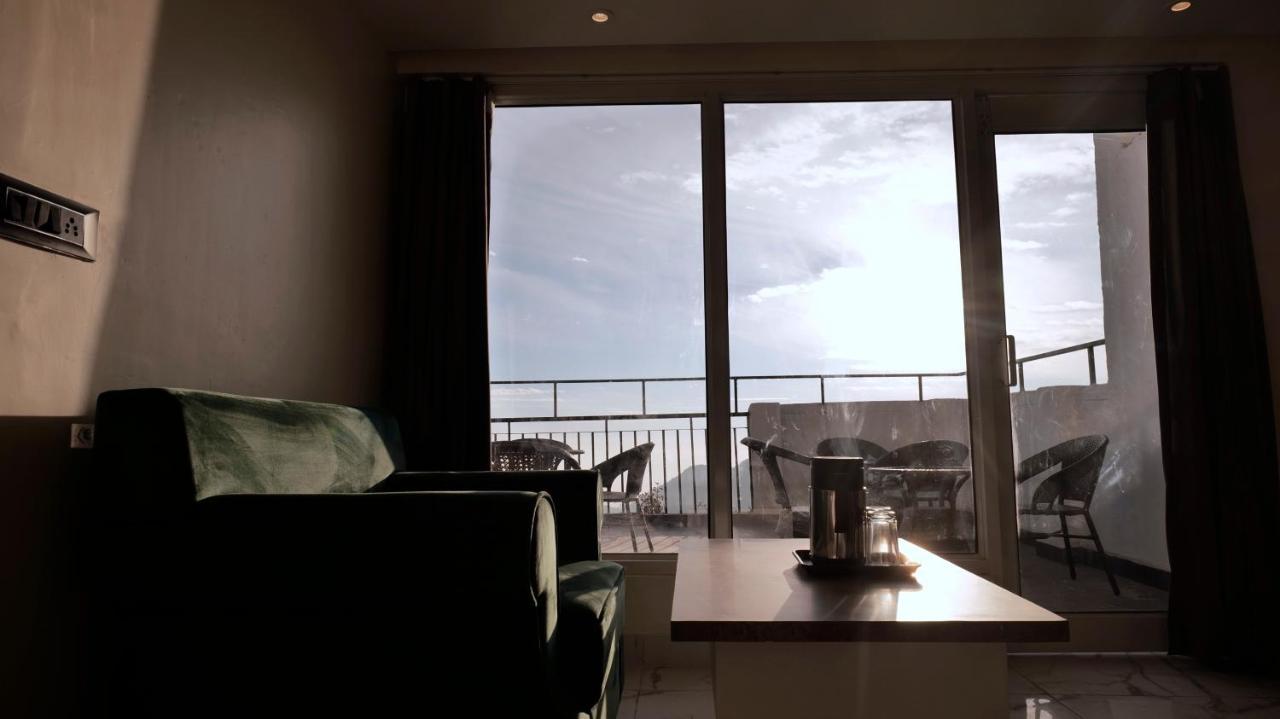 Hotel Brite Star ムスーリー エクステリア 写真