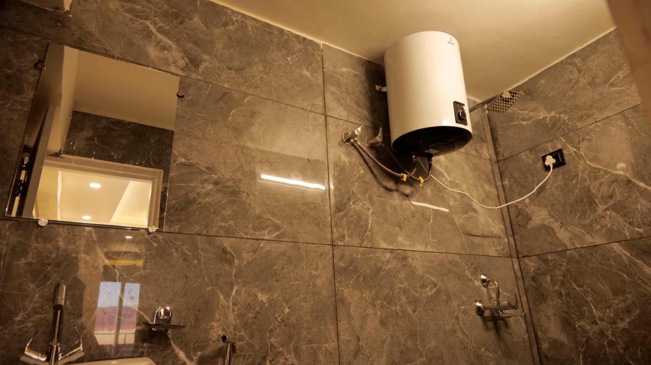Hotel Brite Star ムスーリー エクステリア 写真