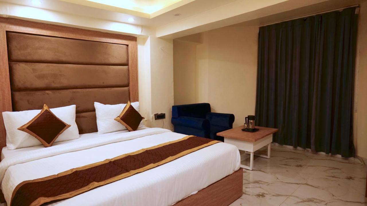 Hotel Brite Star ムスーリー エクステリア 写真