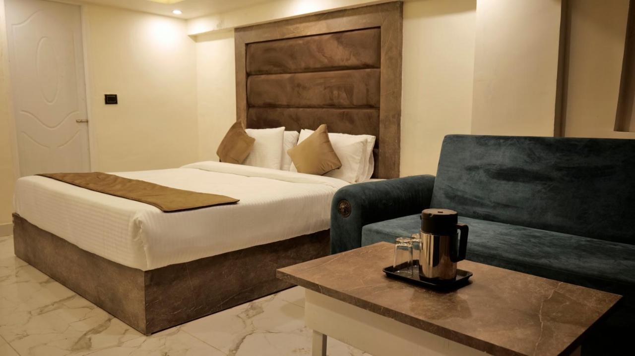 Hotel Brite Star ムスーリー エクステリア 写真