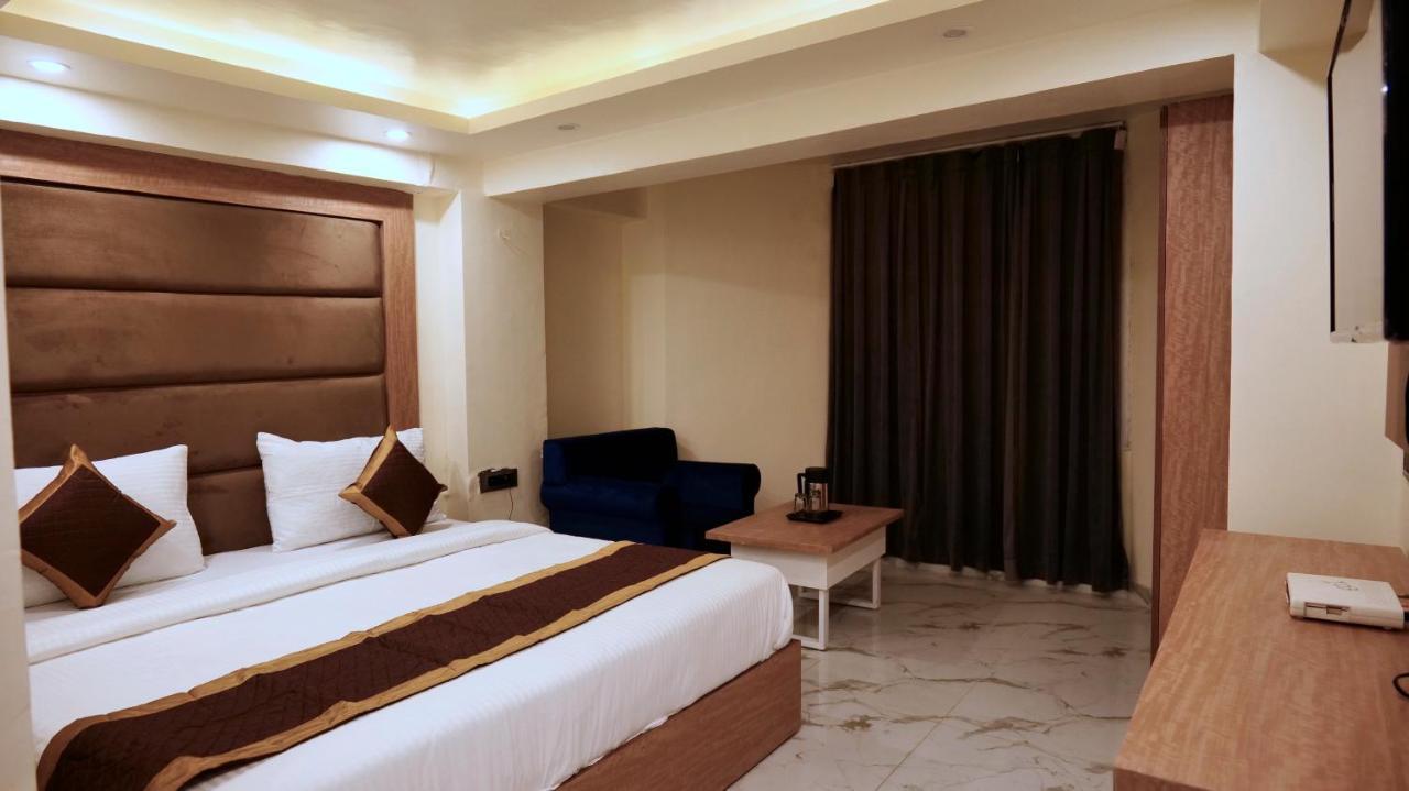 Hotel Brite Star ムスーリー エクステリア 写真