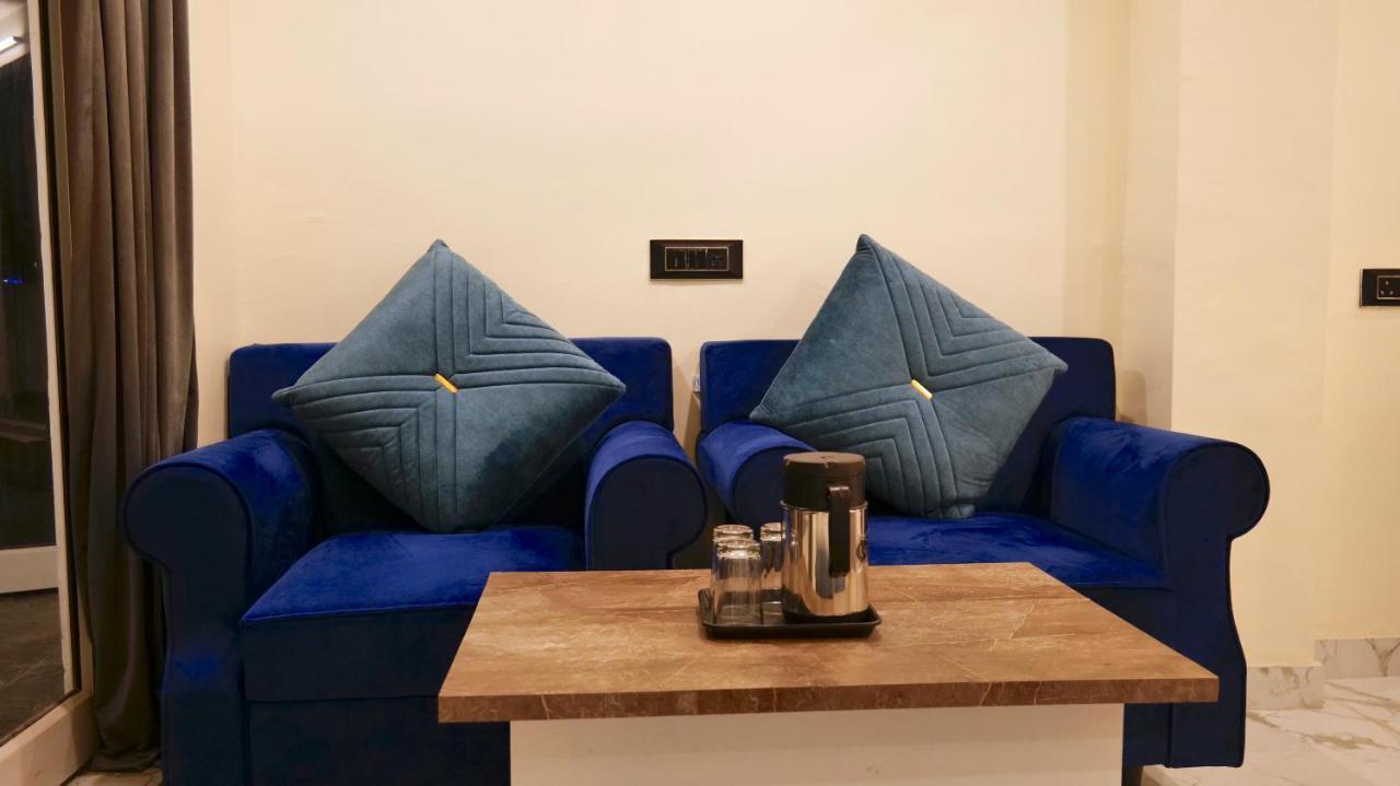 Hotel Brite Star ムスーリー エクステリア 写真
