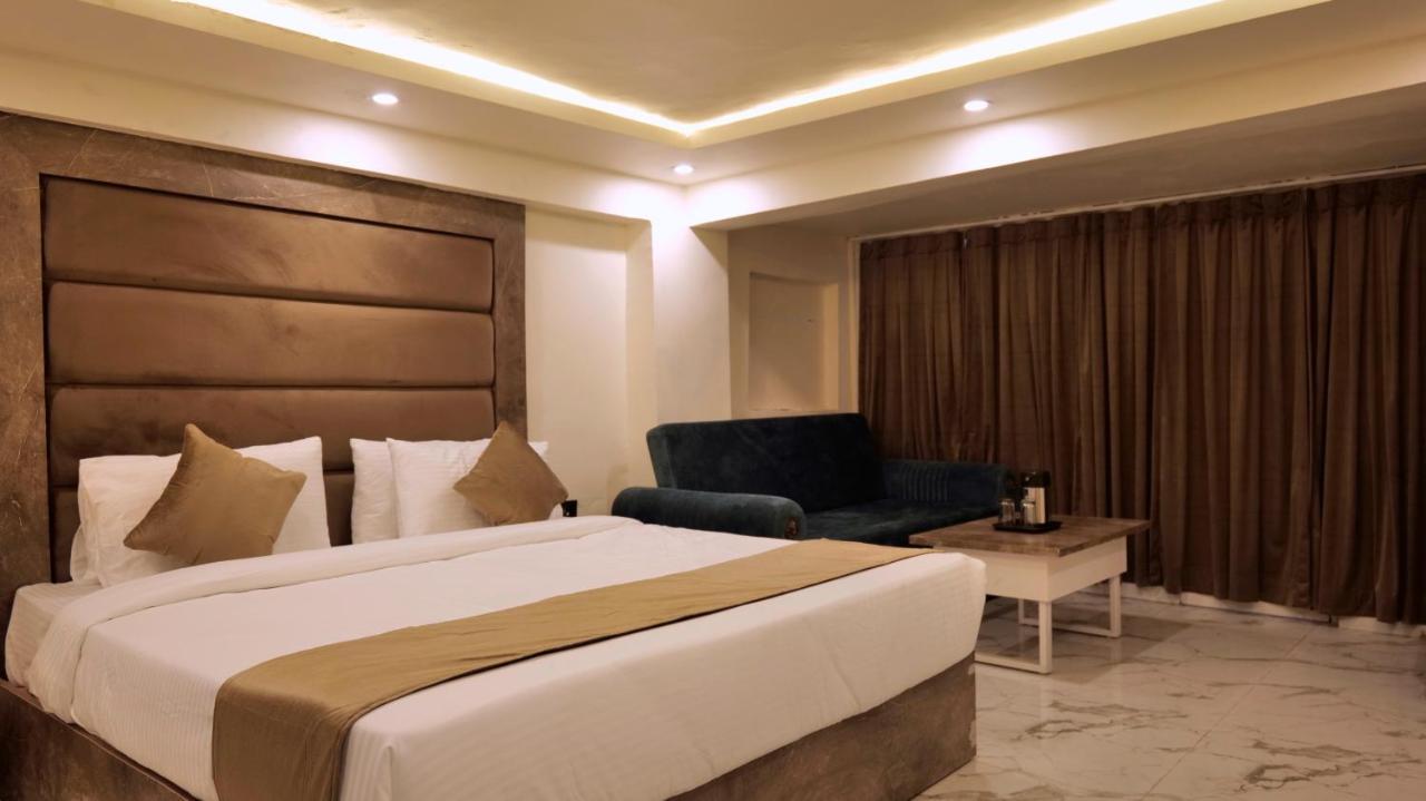 Hotel Brite Star ムスーリー エクステリア 写真