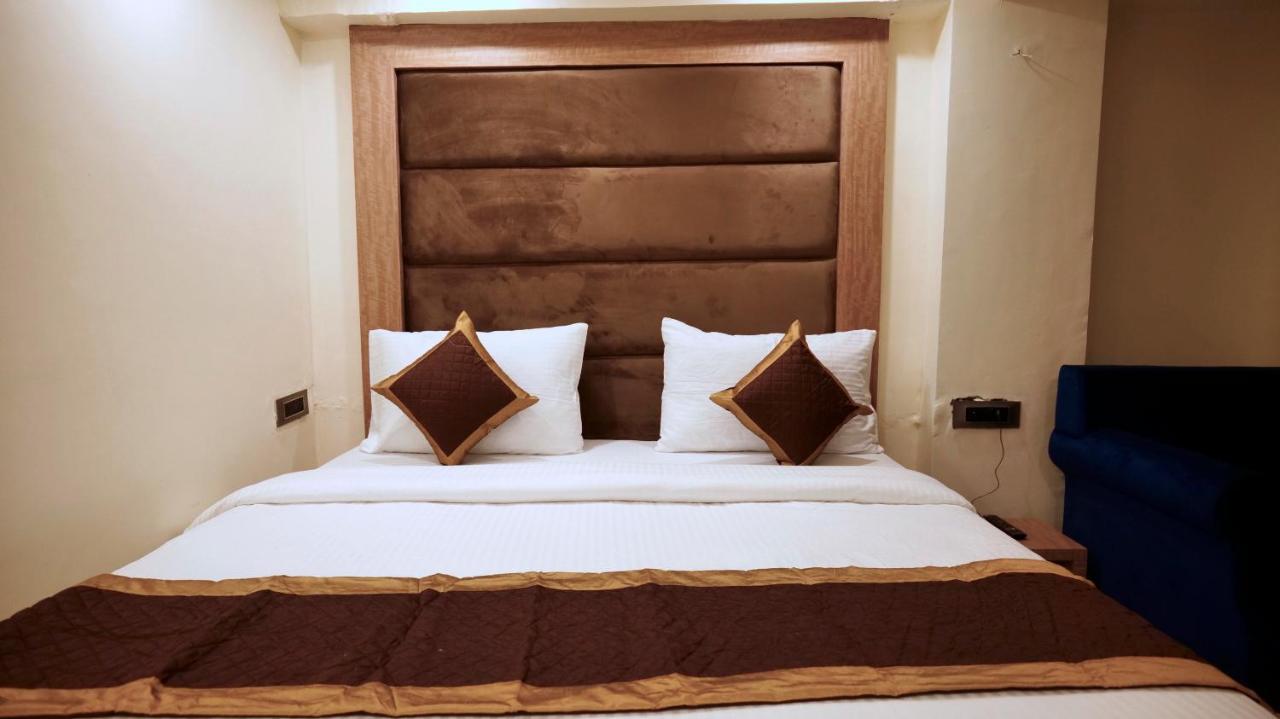 Hotel Brite Star ムスーリー エクステリア 写真