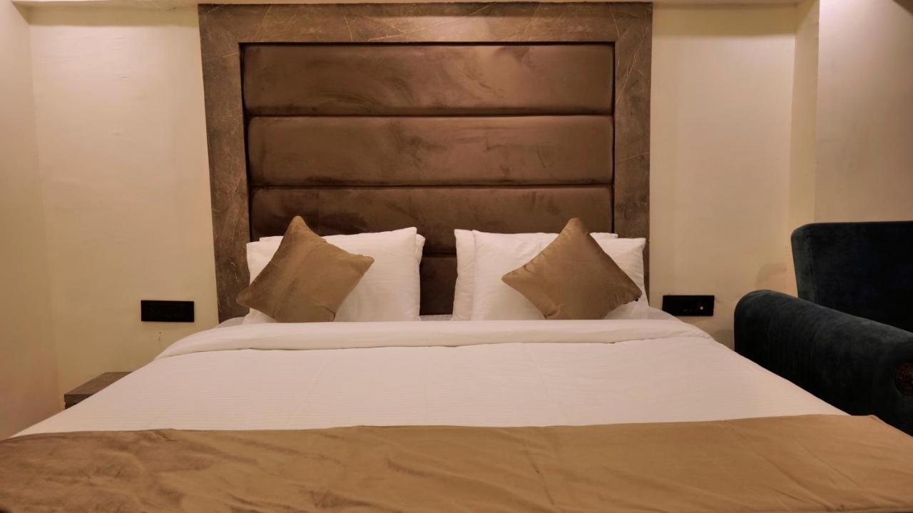 Hotel Brite Star ムスーリー エクステリア 写真