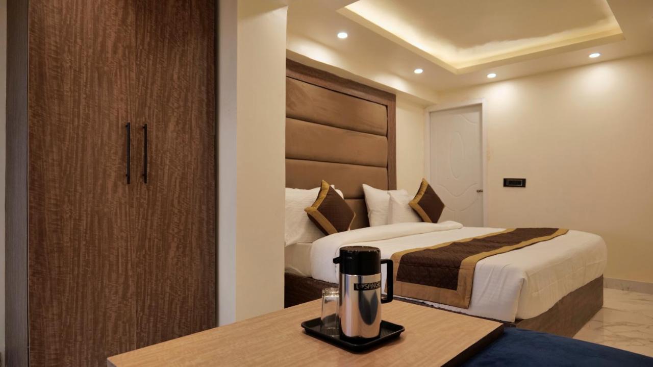 Hotel Brite Star ムスーリー エクステリア 写真