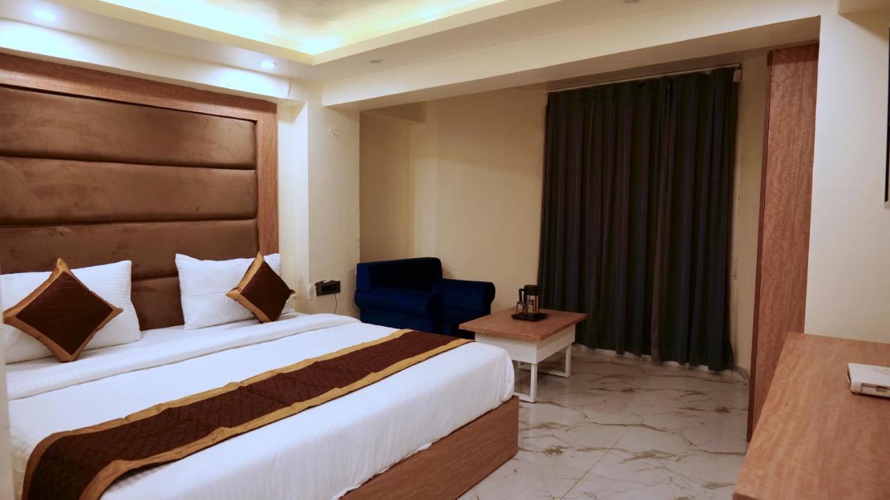 Hotel Brite Star ムスーリー エクステリア 写真